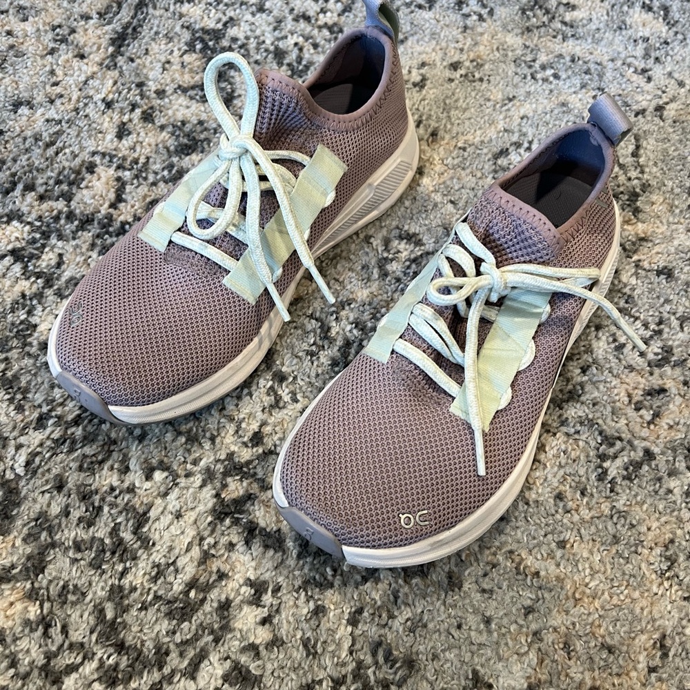 ON - Cloudeasy - Lavender Athletic Sneakers with Mint